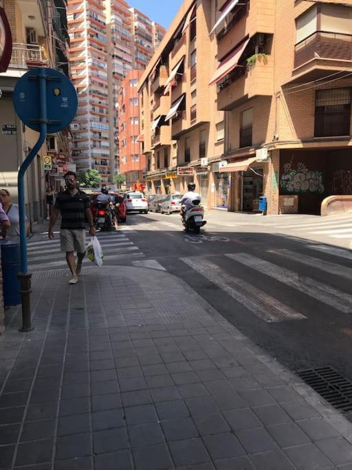 Appartement Apartamento Aitana.Esta A 2 Km De La Playa Andando à Alicante Extérieur photo