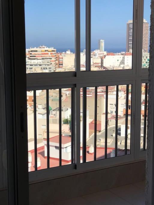 Appartement Apartamento Aitana.Esta A 2 Km De La Playa Andando à Alicante Extérieur photo